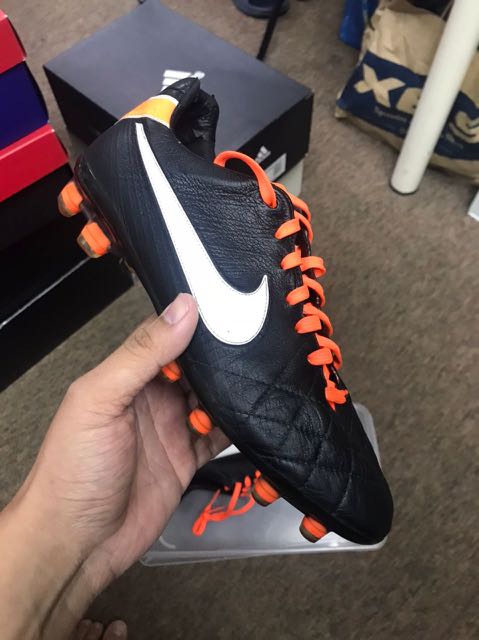 Nike tiempo sale noir orange