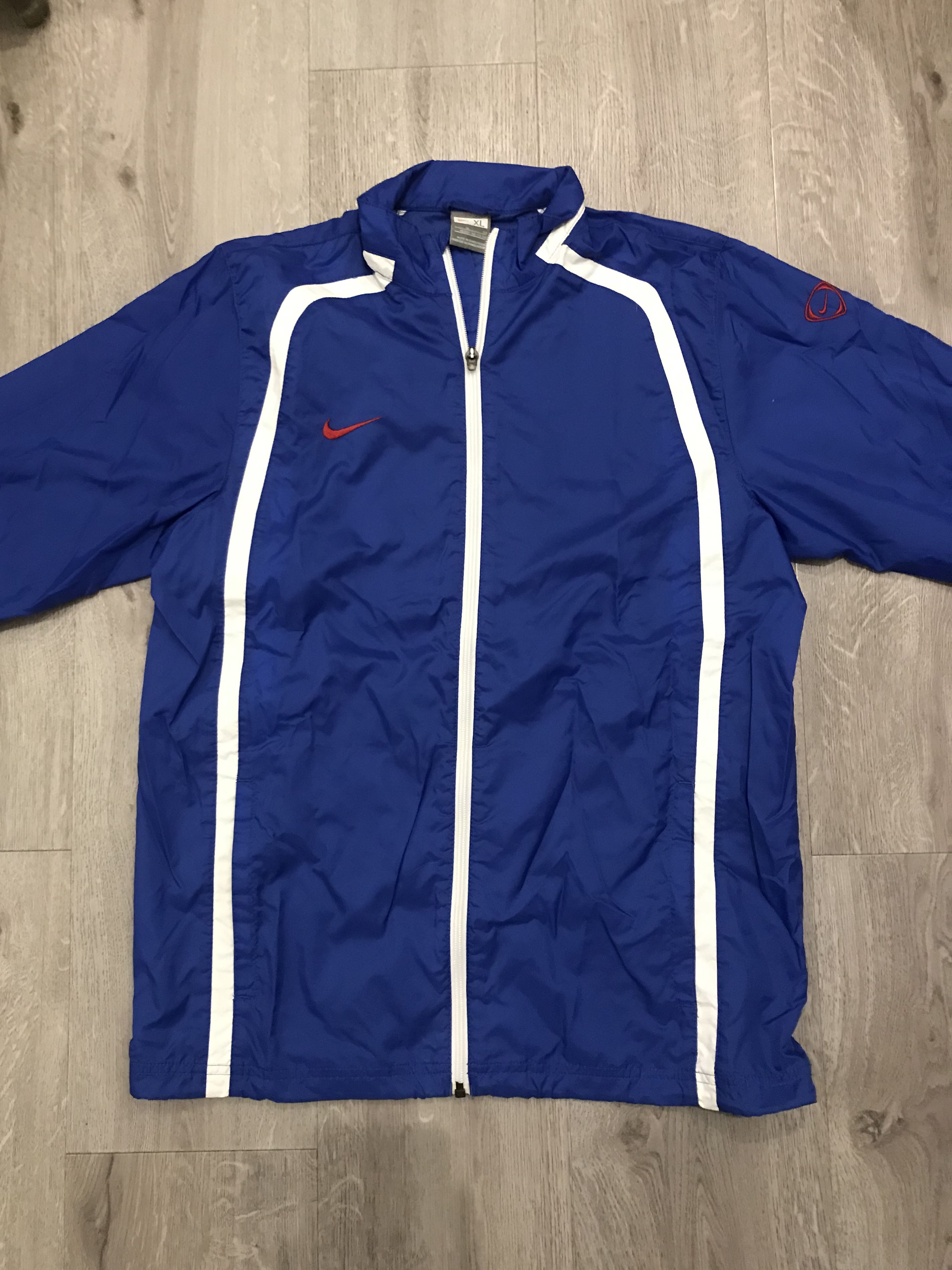 Nike Vintage Windbreaker, Men's Fashion, Coats, Jackets and Outerwear