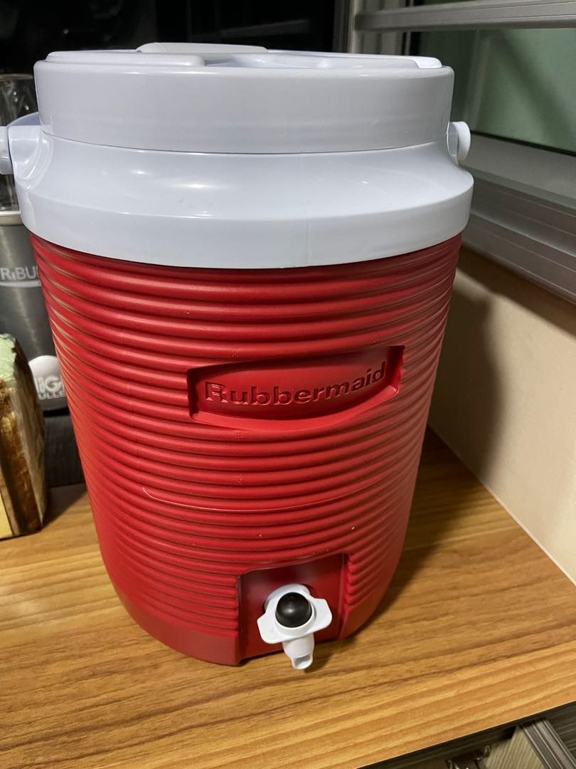 Rubbermaid water cooler/dispenser, TV & Home Appliances, Kitchen