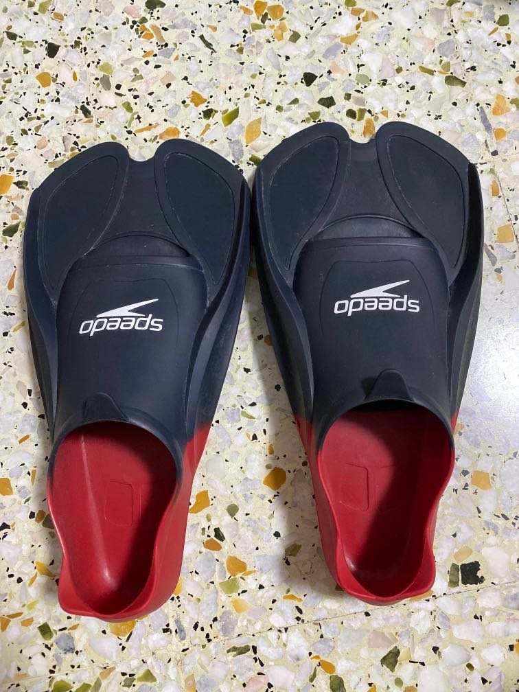 Speedo Flipper, Sports Equipment, Sports & Games, Water Sports on Carousell