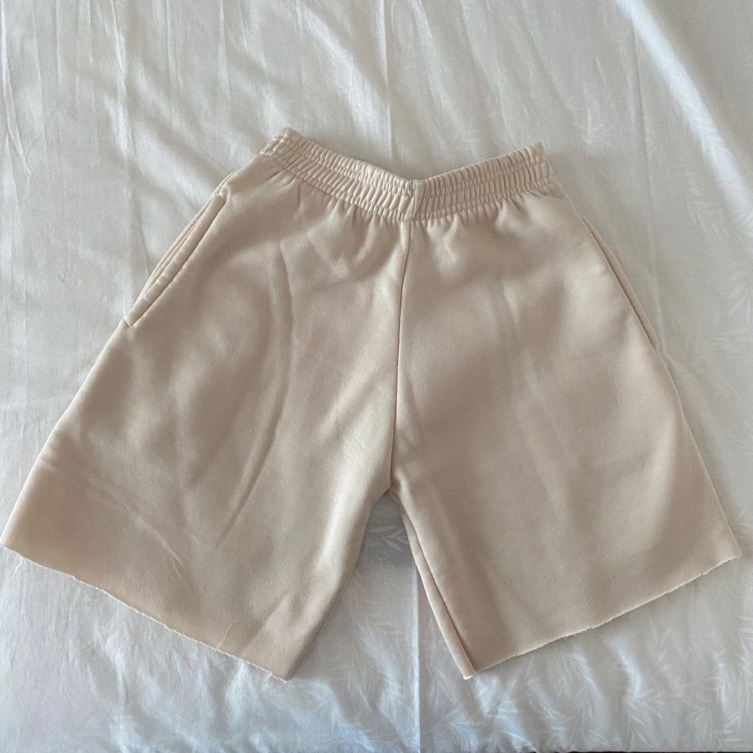 Lounge Sweat shorts in Oat Beige (Nude 