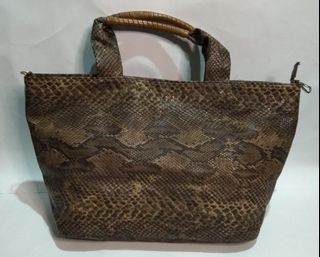 (Kategori: ) berada di . Dikirim oleh ak.amaka (ID iklan 1115456975, Gambar 1). Deskripsi: .