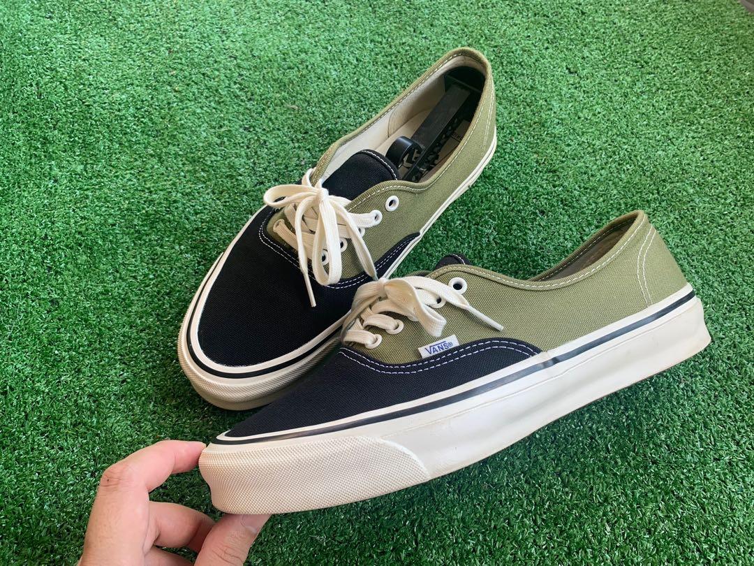 Vans vault store authentic black