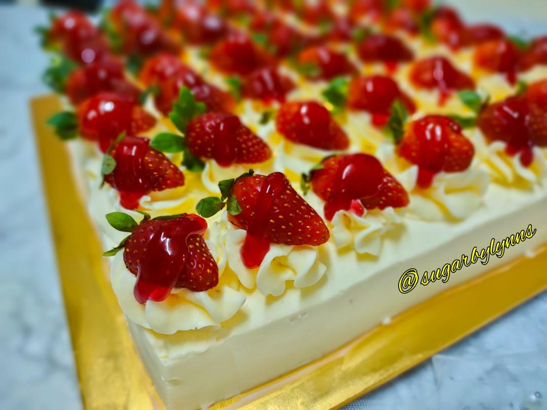 Victoria Sandwich Cake Food Drinks Homemade Bakes On Carousell