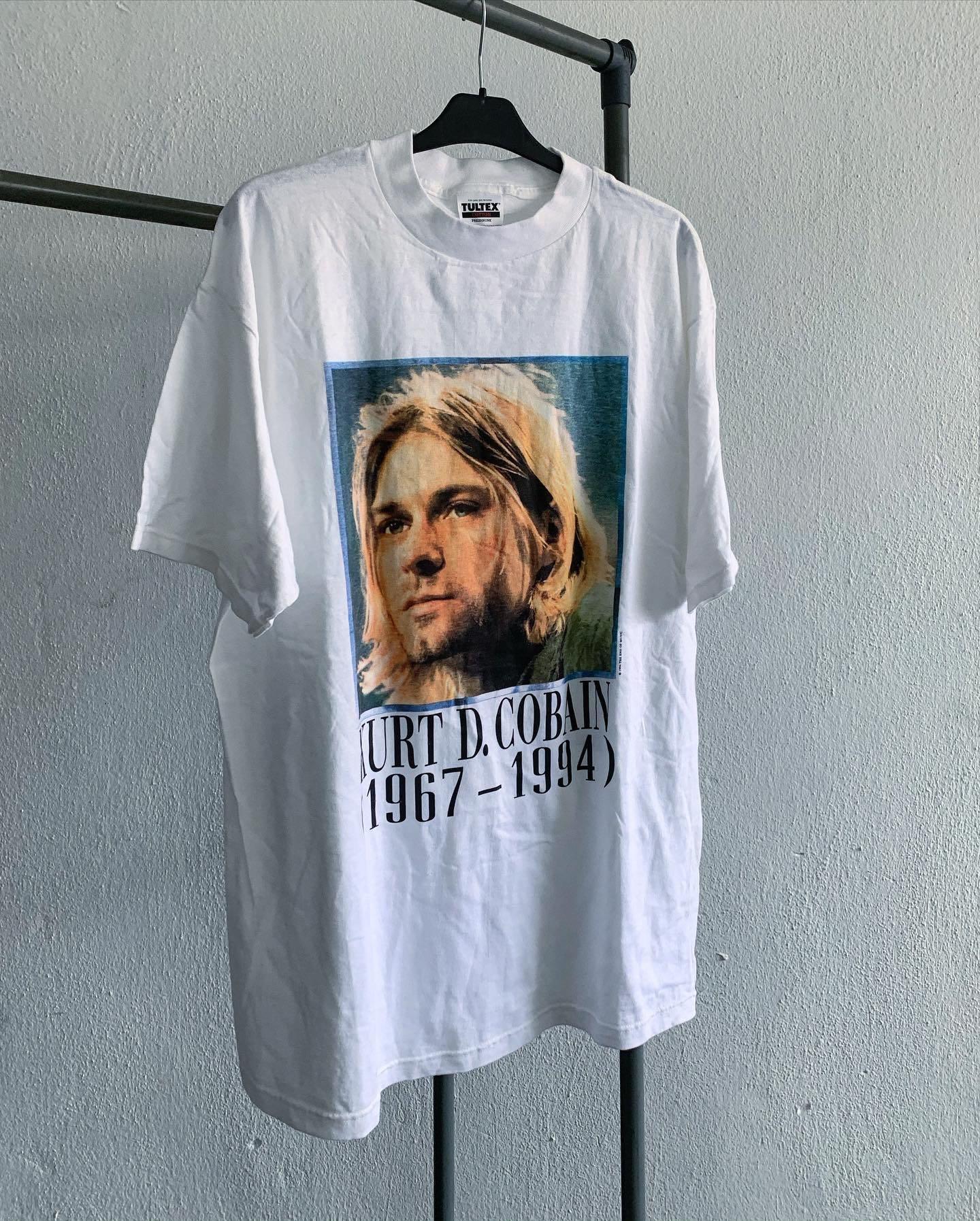 90's Vintage Kurt Cobain END OF MUSIC | labiela.com