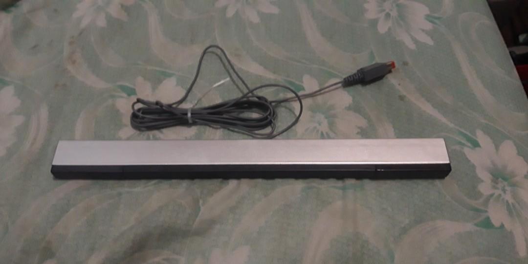 Nintendo original sensor bar (Category: Controllers) located in Quezon City. Submitted by obet89 (Listing ID 1115342037, Image 1). Description: good working condition orig nintendo for wii console pm me if interested.