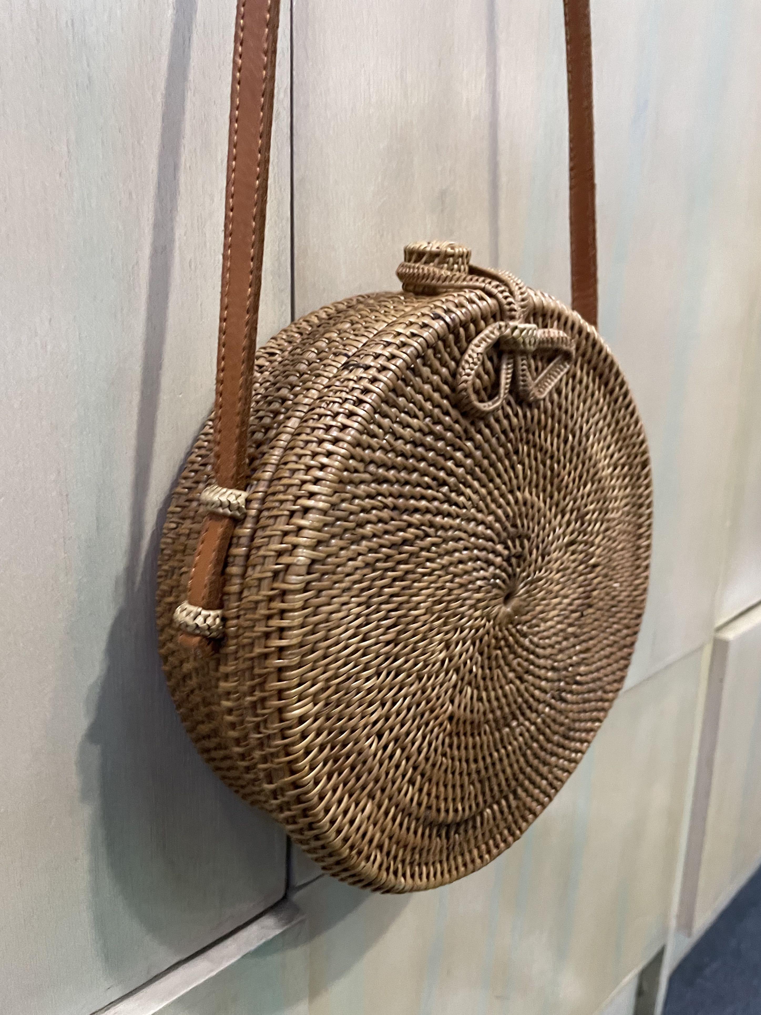 Abaca shop sling bag