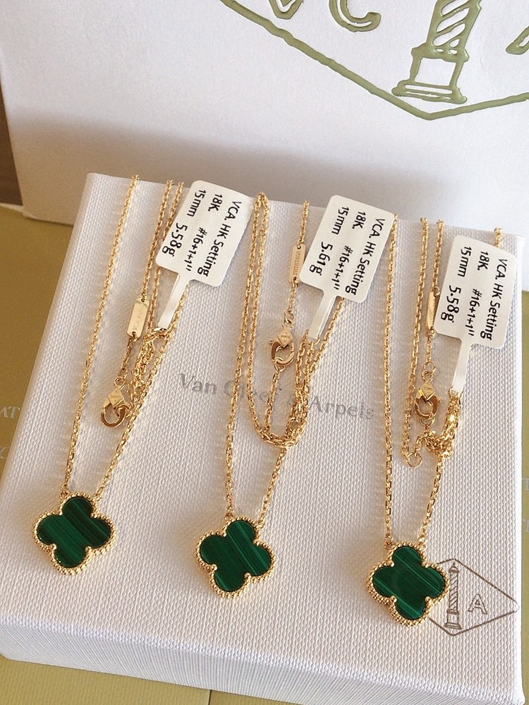 Vca green store necklace