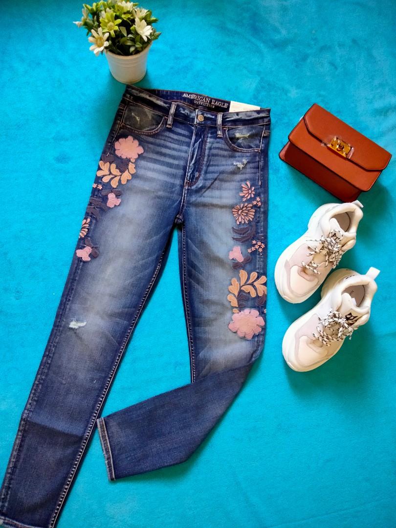 American Eagle Embroidered Jeans