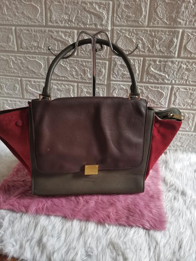 Celine trapeze tricolor bag (Category: Luxury Bags & Wallets) located in Quezon City. Submitted by emsparkle (Listing ID 1115501964, Image 1). Description: Japan bag Self-authenticate Full leather Back zipper defective No code po.