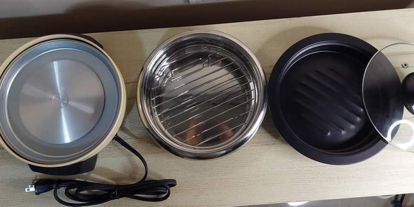 Electric cookware 2 in 1 (Category: Cookware & Accessories) located in San Fernando. Submitted by gabriel_japansurplus (Listing ID 1115621058, Image 3). Description: • 100V 500watts 50/60 Hz (needs transformer) • 2 in one, Griller/Deep Fryer • Diameter:6.5 inches.