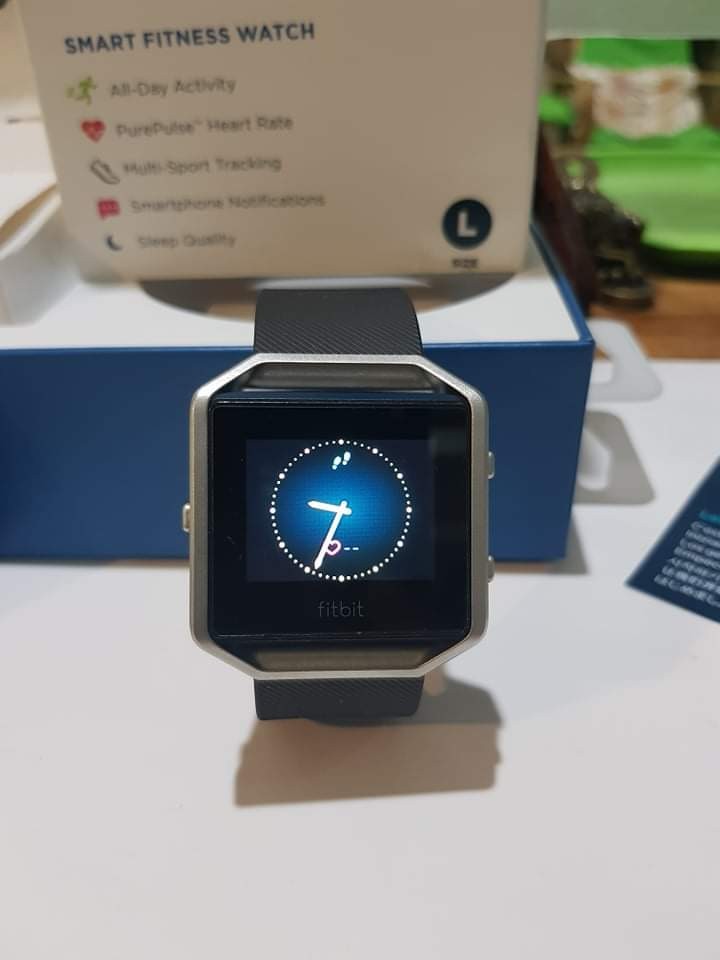 Fitbit on sale blaze flashing