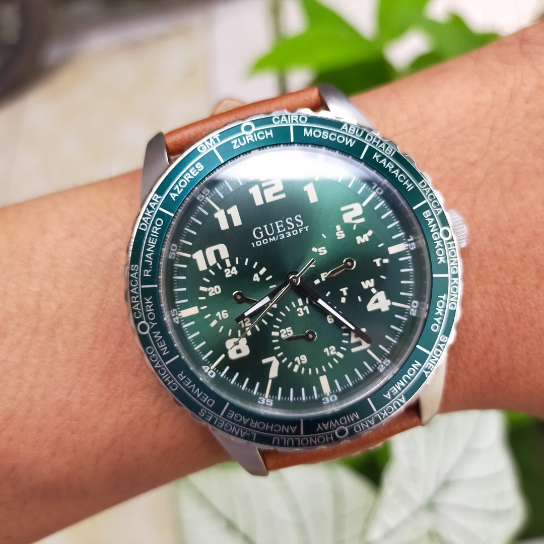 Guess World Time Green W1170G1 Fesyen Pria Jam Tangan di Carousell
