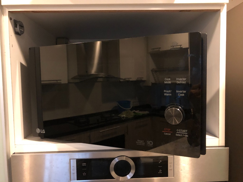 LG MH6565DIS Smart Inverter Microwave Oven (25L) with Extended Warranty