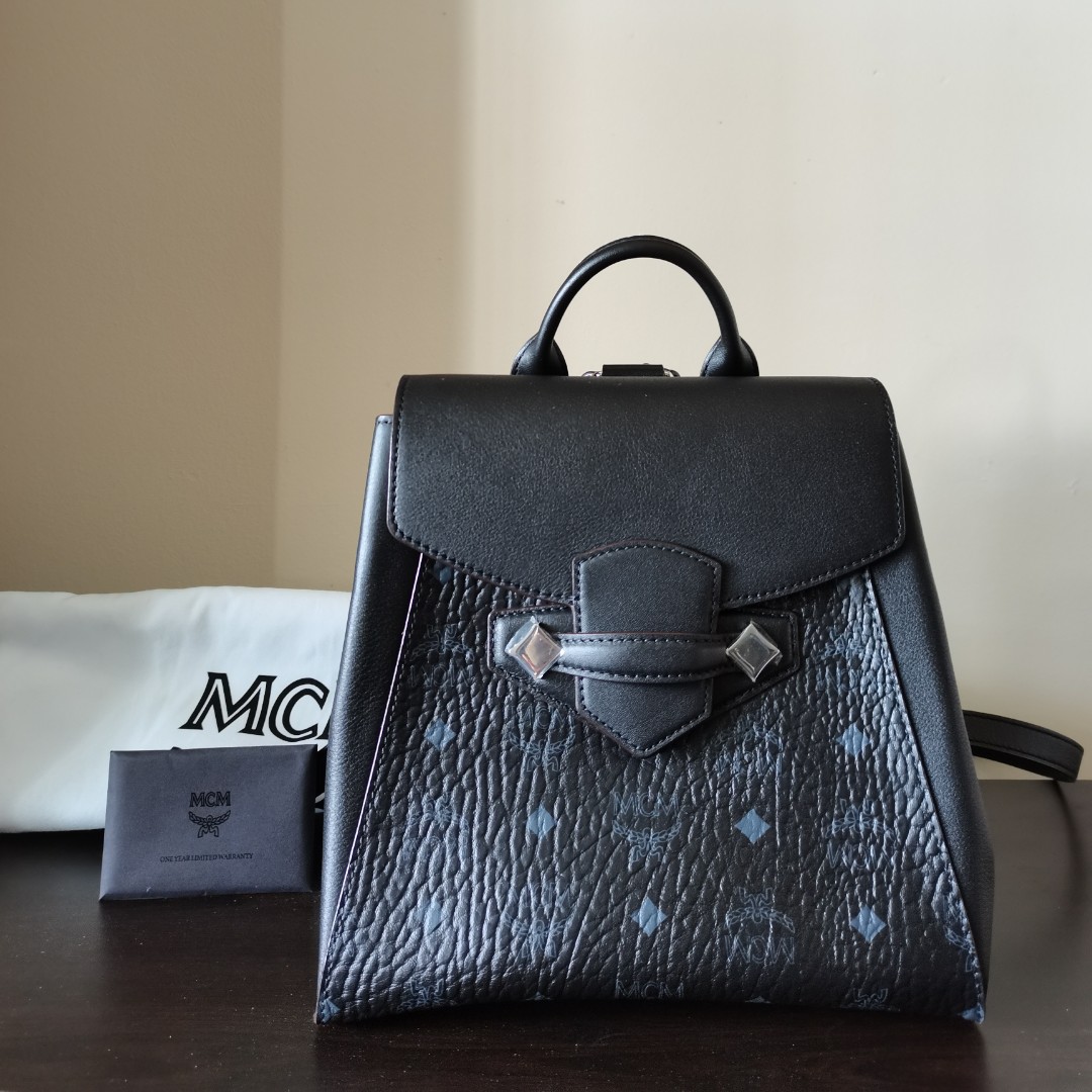 Essential backpack hot sale in visetos original