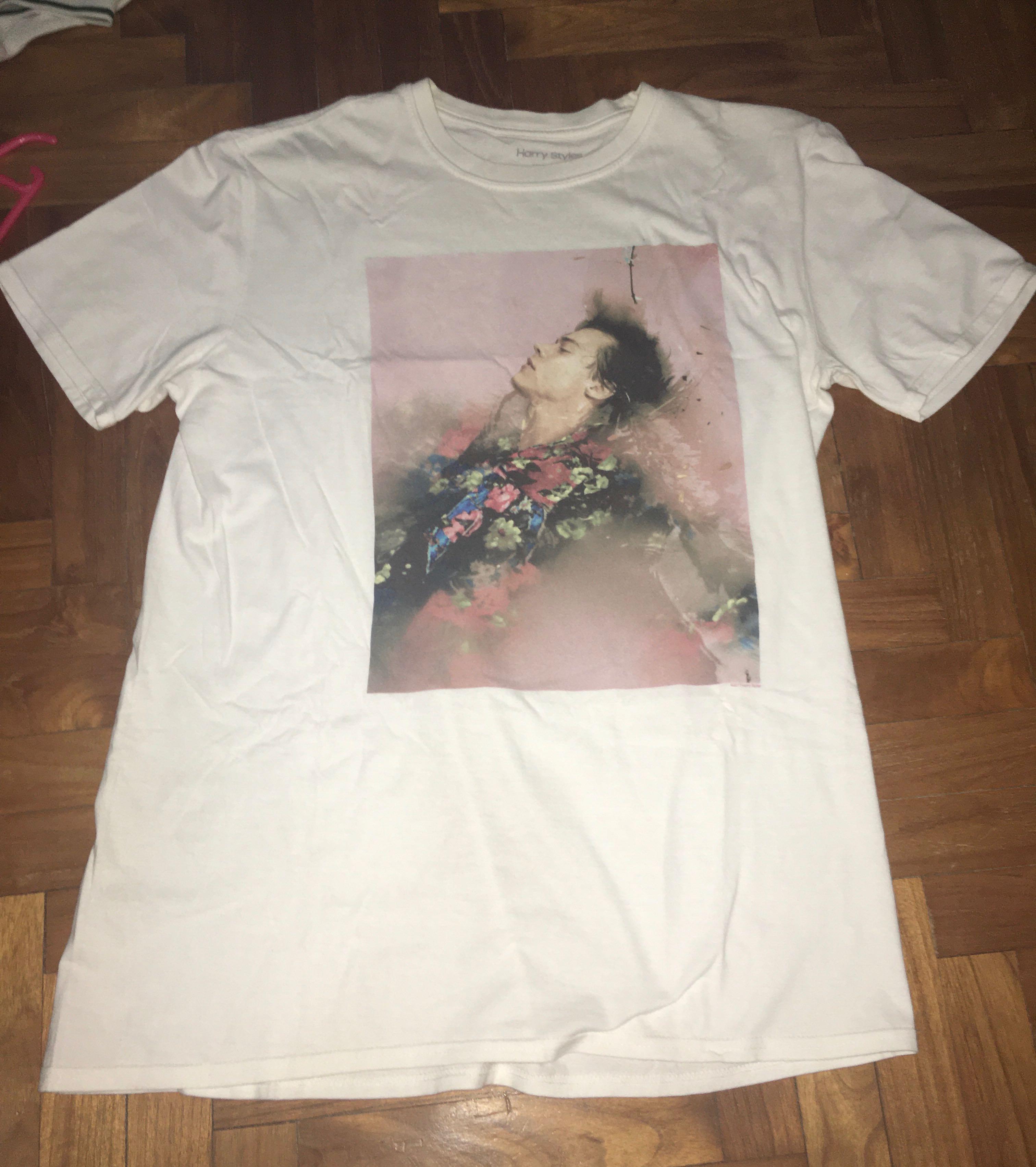 Official 2017 Harry Styles Live on Tour T Shirt Hobbies Toys