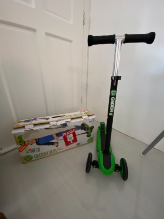 y glider xl deluxe 3 wheel scooter for kids age 38 years with safety