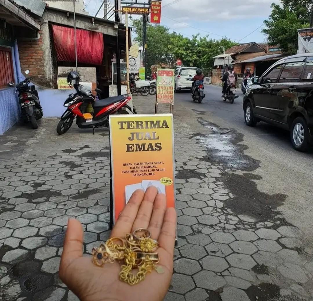 Terima Jual Emas Tanpa Surat Fesyen Pria Pakaian Lainnya Di Carousell