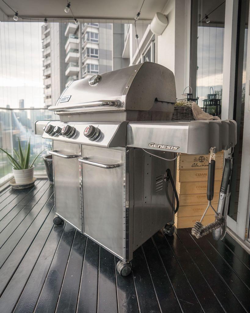 Weber top genesis s330