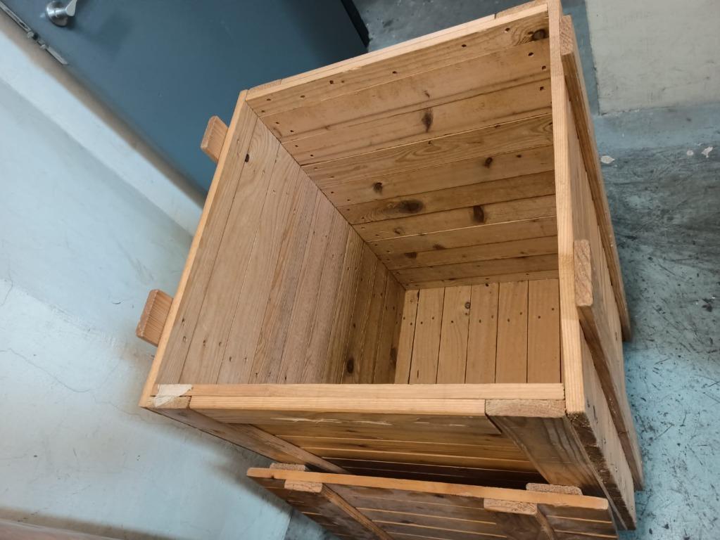 Wooden crate with lid storage, Furniture & Home Living, Furniture