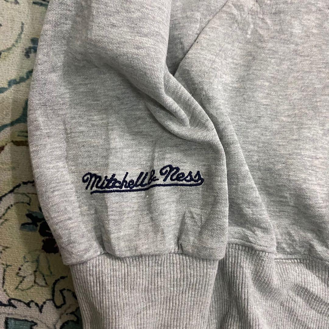 Yankees Hoodie by mitchell & ness, Men's Fashion, Tops & Sets, Hoodies on  Carousell