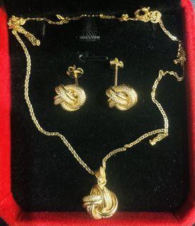 18k yellow gold knot necklace & earrings!!!
