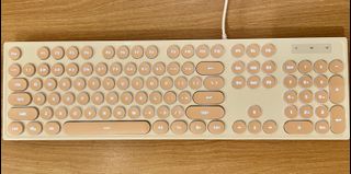 （分類：）位於 。 由 milone75 提交（商品編號 1115754609，圖片 1）。簡介： 。