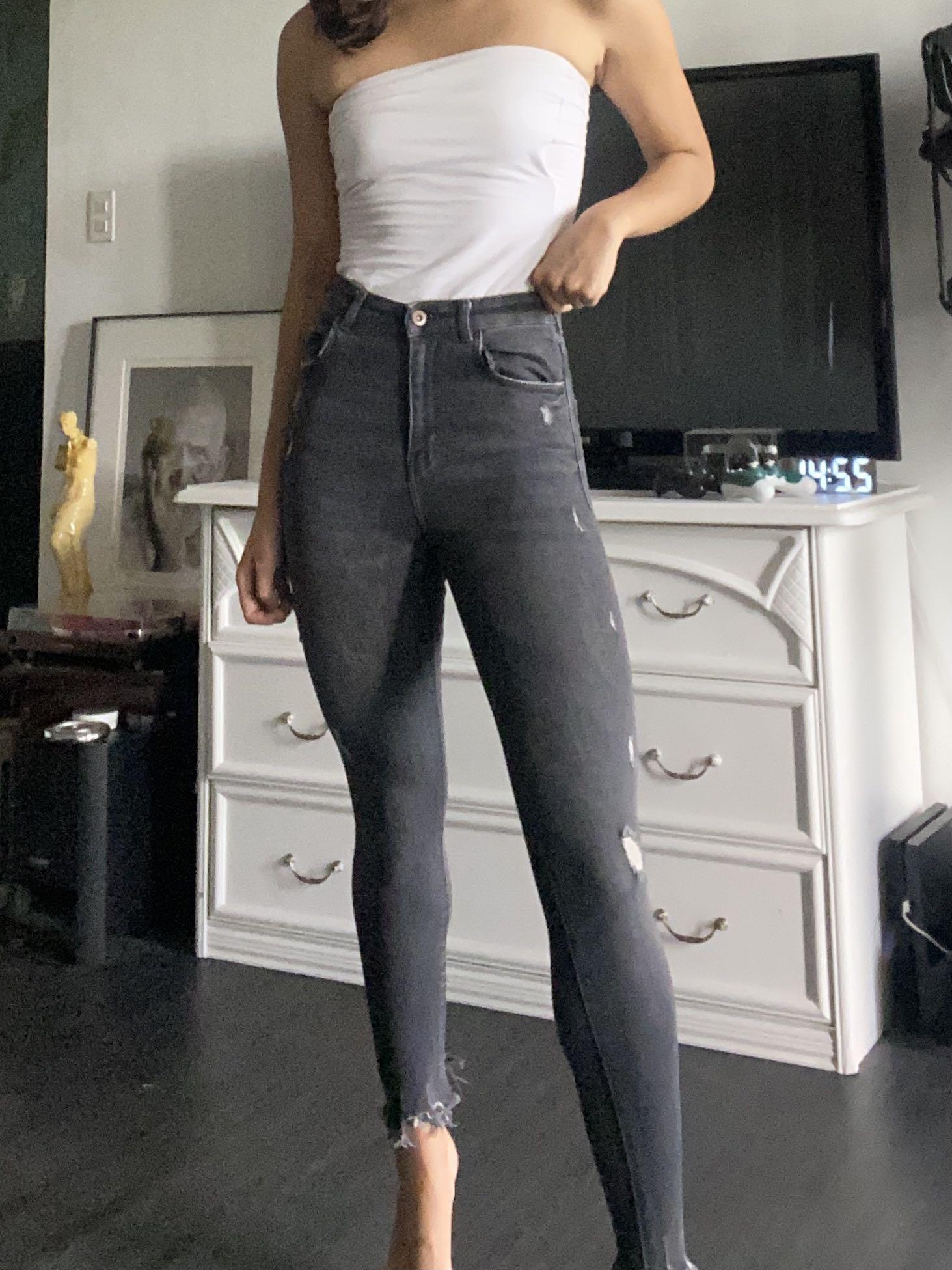 Authentic Zara Trafaluc Denim Tattered Jeans (Category: Jeans) located in Cebu City. Submitted by ellacece (Listing ID 1115730811, Image 1). Description: :,) this is one of the nicest pair of pants I've ever owned. The fit is very flattering and the fabric is super comfortable. There's a subtle tattered design and it's a faded black-grayish color. RFS: I'm not a fan of jeggings/skinny jeans anymore.