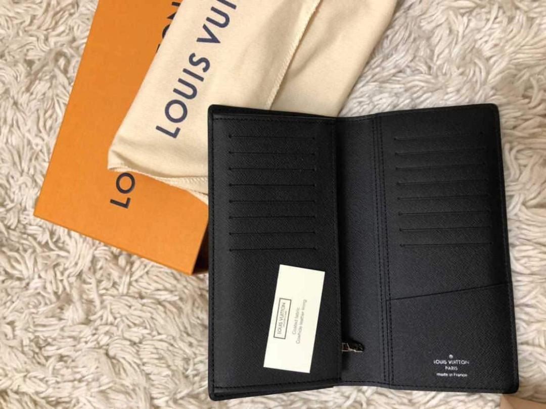 Brazza. Mens wallet new (Category: Luxury Bags & Wallets) located in Bauang. Submitted by rjae07 (Listing ID 1115679130, Image 2). Description: New with no receipt Complete.