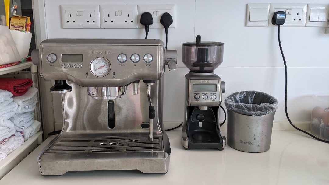 Breville Dynamic Duo BES920 Dual Boiler Coffee Machine & BCG820 Smart