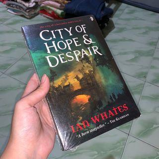City of Hope and Despair - Import Novel