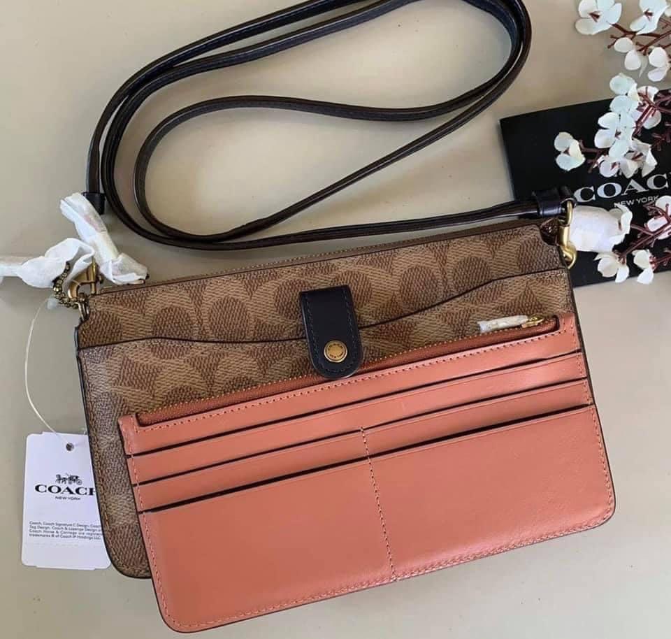 Coach pop up store messenger in colorblock