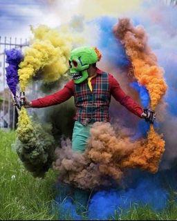 Colour smoke / Smoke Bomb Viral