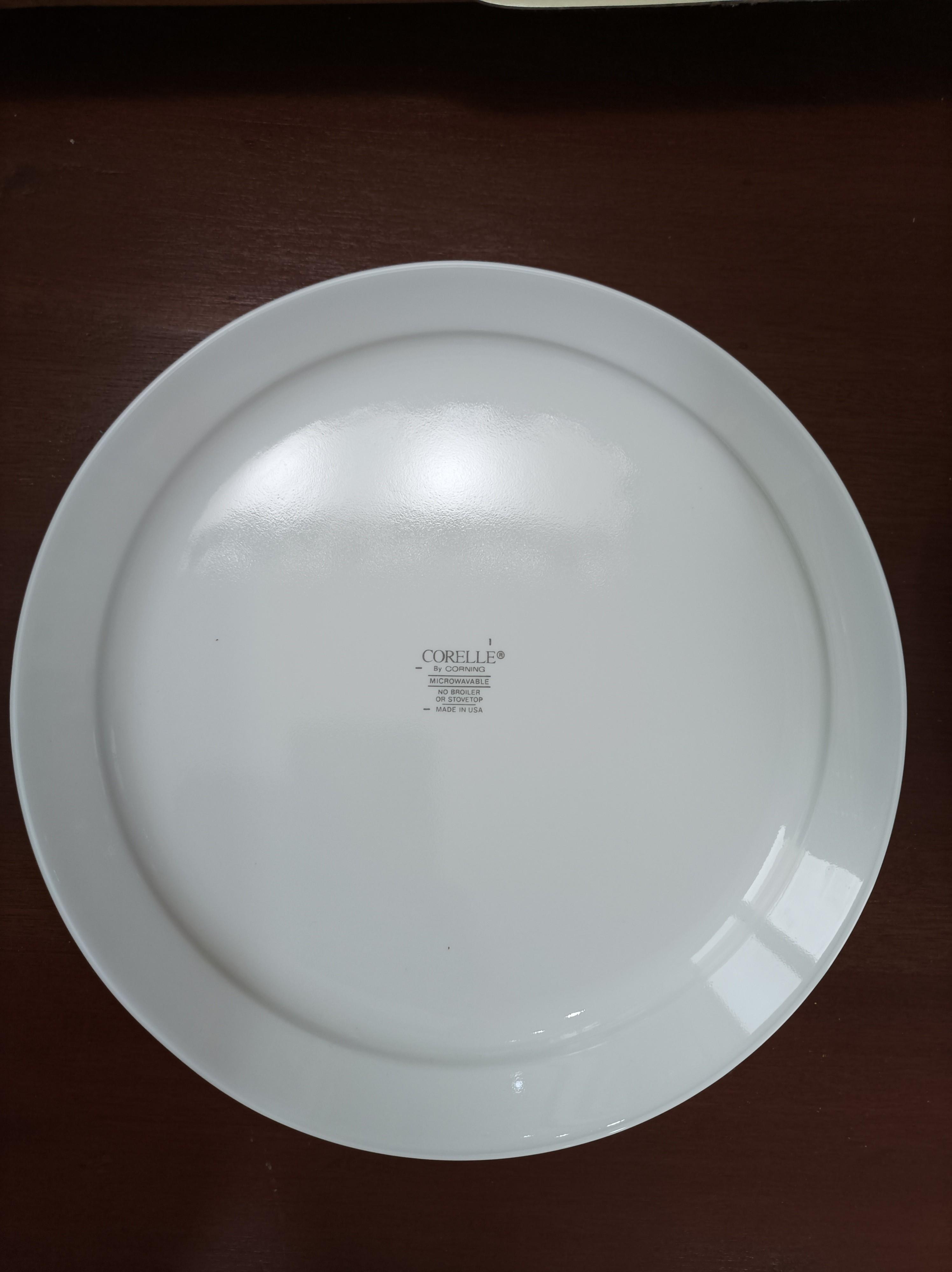 Corelle - 1 Tulip Plate. Have 18pcs available (Category: Dinnerware & Cutlery) located in Quezon City. Submitted by maki1505 (Listing ID 1115699098, Image 3). Description: Original Corelle Plates 18pcs available 26cm.