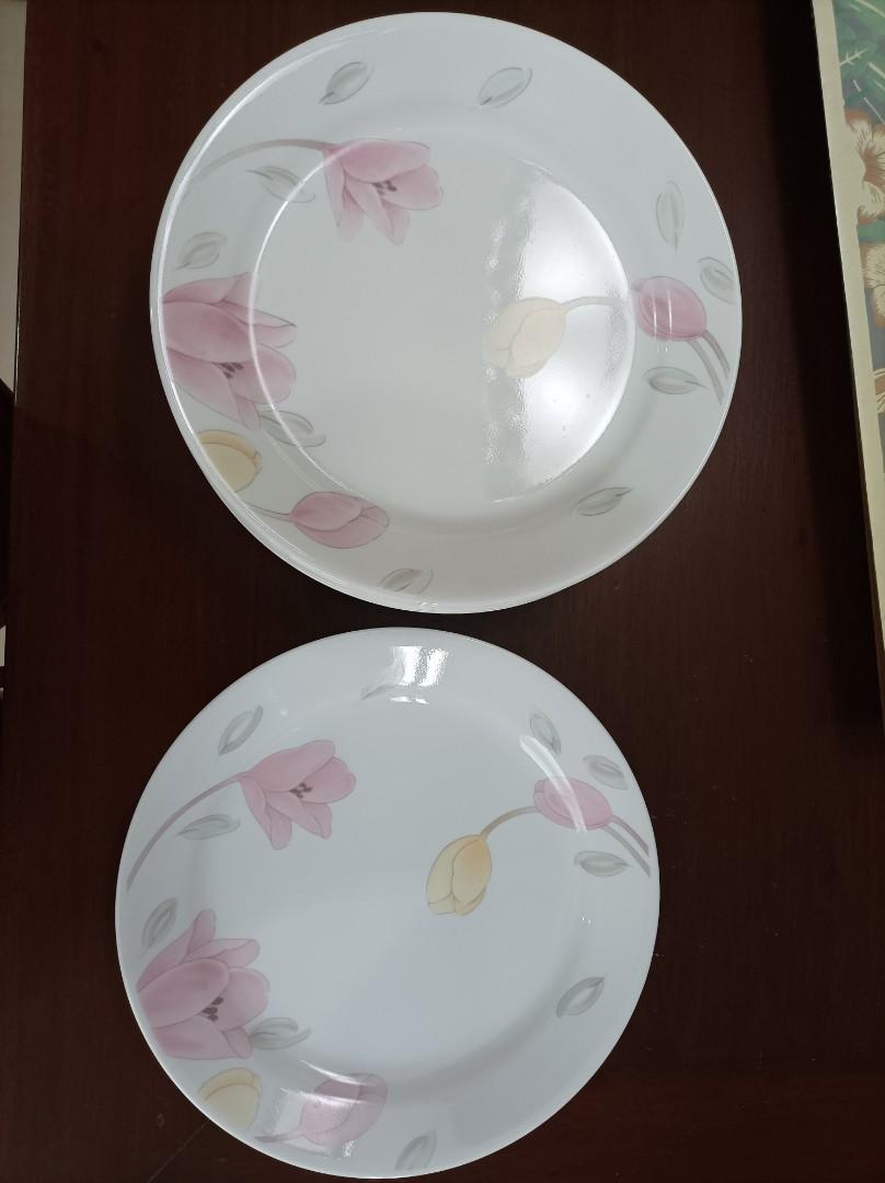 Corelle - 1 Tulip Plate. Have 18pcs available (Category: Dinnerware & Cutlery) located in Quezon City. Submitted by maki1505 (Listing ID 1115699098, Image 2). Description: Original Corelle Plates 18pcs available 26cm.