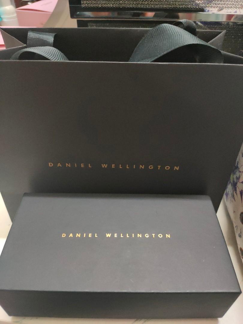 Daniel wellington paper bag and box
