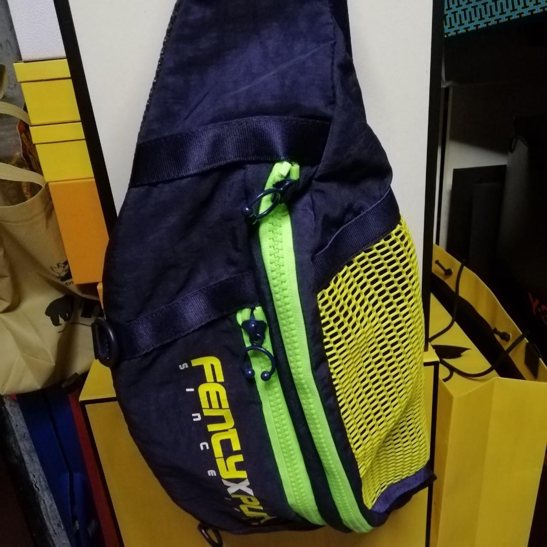 Giant bum bag hotsell