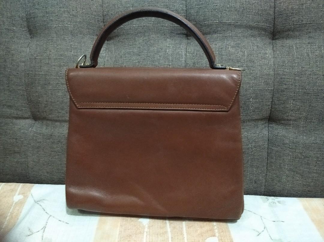 FERREGAMO SALVATORE BAG (Category: Luxury Bags & Wallets) located in Quezon City. Submitted by mcenon35 (Listing ID 1115750158, Image 2). Description: very good condition for shipping only H-8" W-4" L-10".