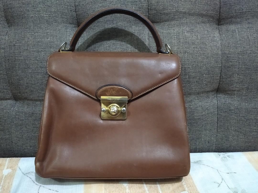 FERREGAMO SALVATORE BAG (Category: Luxury Bags & Wallets) located in Quezon City. Submitted by mcenon35 (Listing ID 1115750158, Image 1). Description: very good condition for shipping only H-8" W-4" L-10".