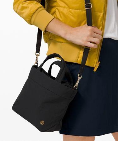 Lululemon on my level micro bag 9L