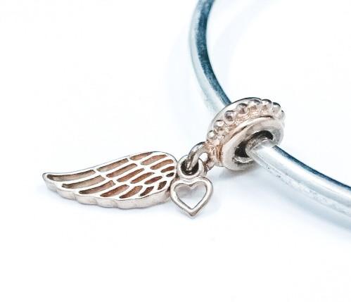PANDORA LOVE GUIDANCE Rose Gold Feather Chatm Women s Fashion Jewelry Organisers Necklaces on Carousell