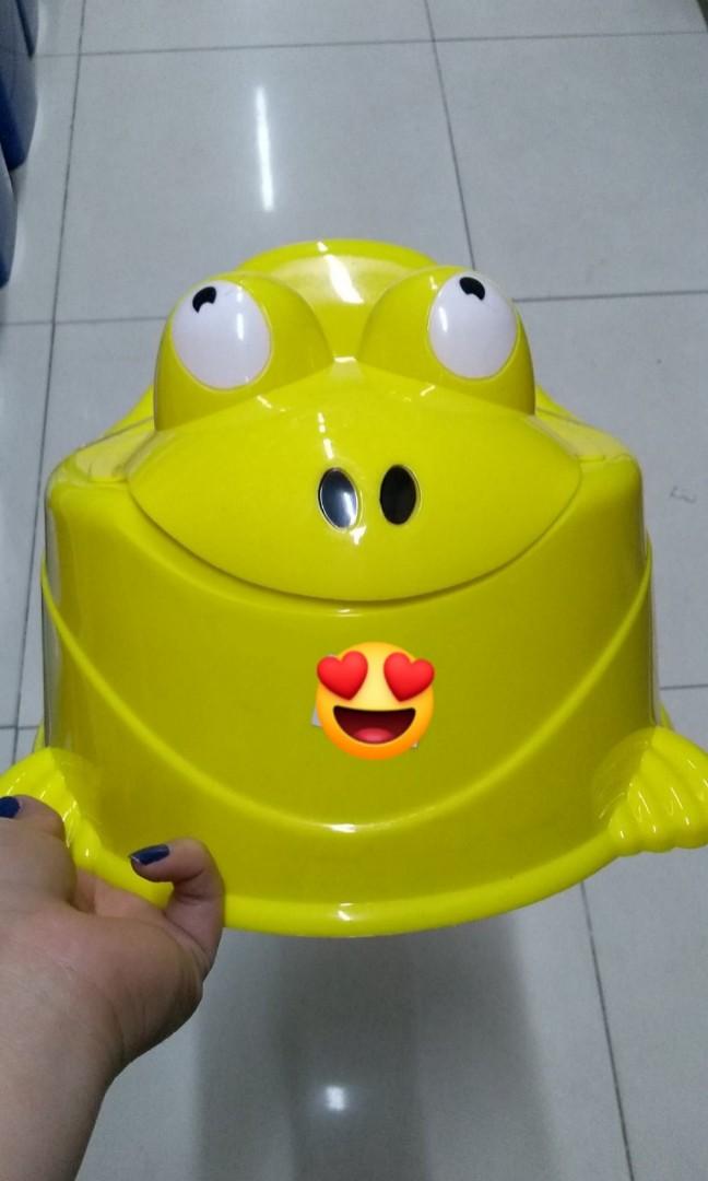 POTTY TRAINER (FROG) (Category: Toilet Training) located in Quezon City. Submitted by Floravbels (Listing ID 1115821800, Image 3). Description: .