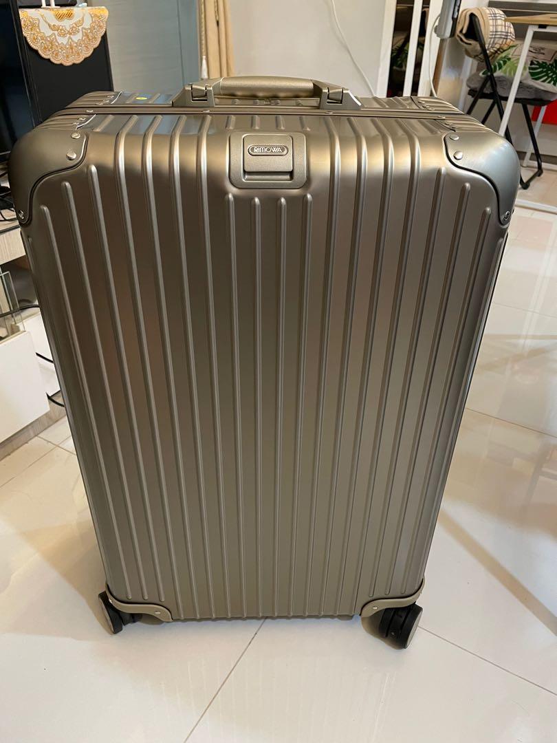 RIMOWA Topas Titanium Multiwheel Electronic Tag Luggage - 67l