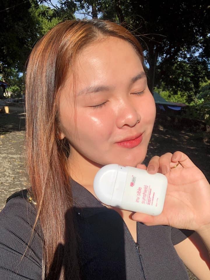 RYX Invisible Sunshield (Category: Face Care) located in Mandaluyong City. Submitted by charlaloooo (Listing ID 1115706379, Image 1). Description: RyxSkin Inv'sible Sunshield, my holy grail! ✨ I love this so much kasi super lightweight, walang lagkit at all. Fresh lang! You must try this 🤍 #Sunscreen #Sunshield #AntiBlueLightTechnology #BroadSpectrum #SPF #RYX #RyxSkin #SlayTheDay #RyxSkinSincerity #RyxSkincerity #RyxSkinceritySkinCare #RyxSkinM