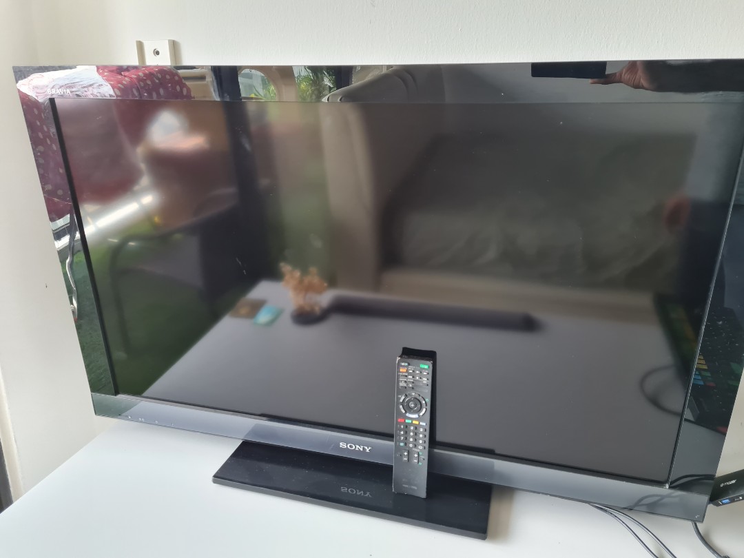 Sony Bravia 40" . Good working condition (Model KDL40EX400), TV & Home