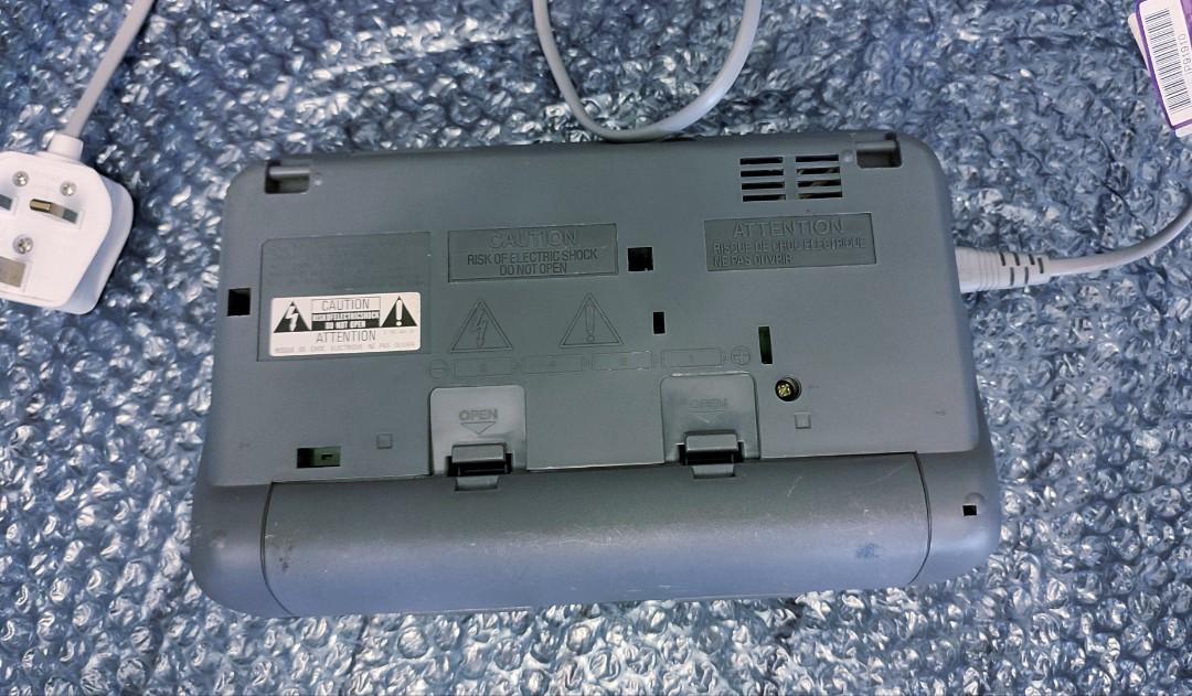 ANCIEN ENREGISTREUR LECTEUR cassette radio portable Sony CF-170L