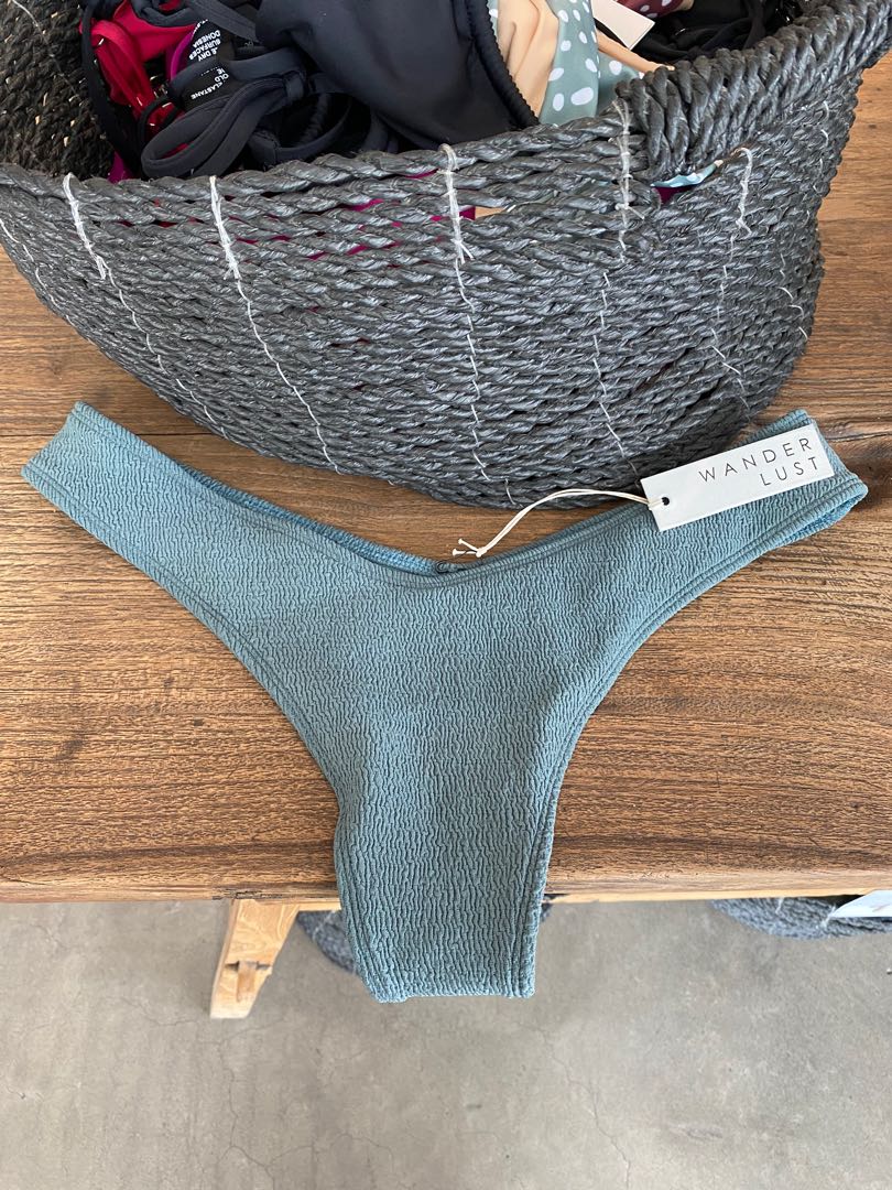Wanderlust Bikini, Fesyen Wanita, Pakaian Wanita, Bawahan di Carousell