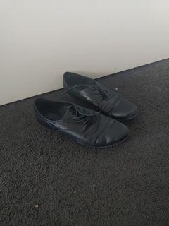 Wittner black brogue flat shoes size 39