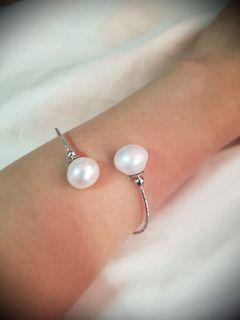 BAngle authentic pearls