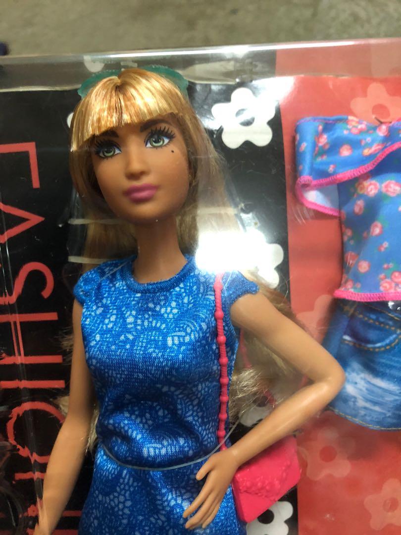 Barbie shop fashionista 43